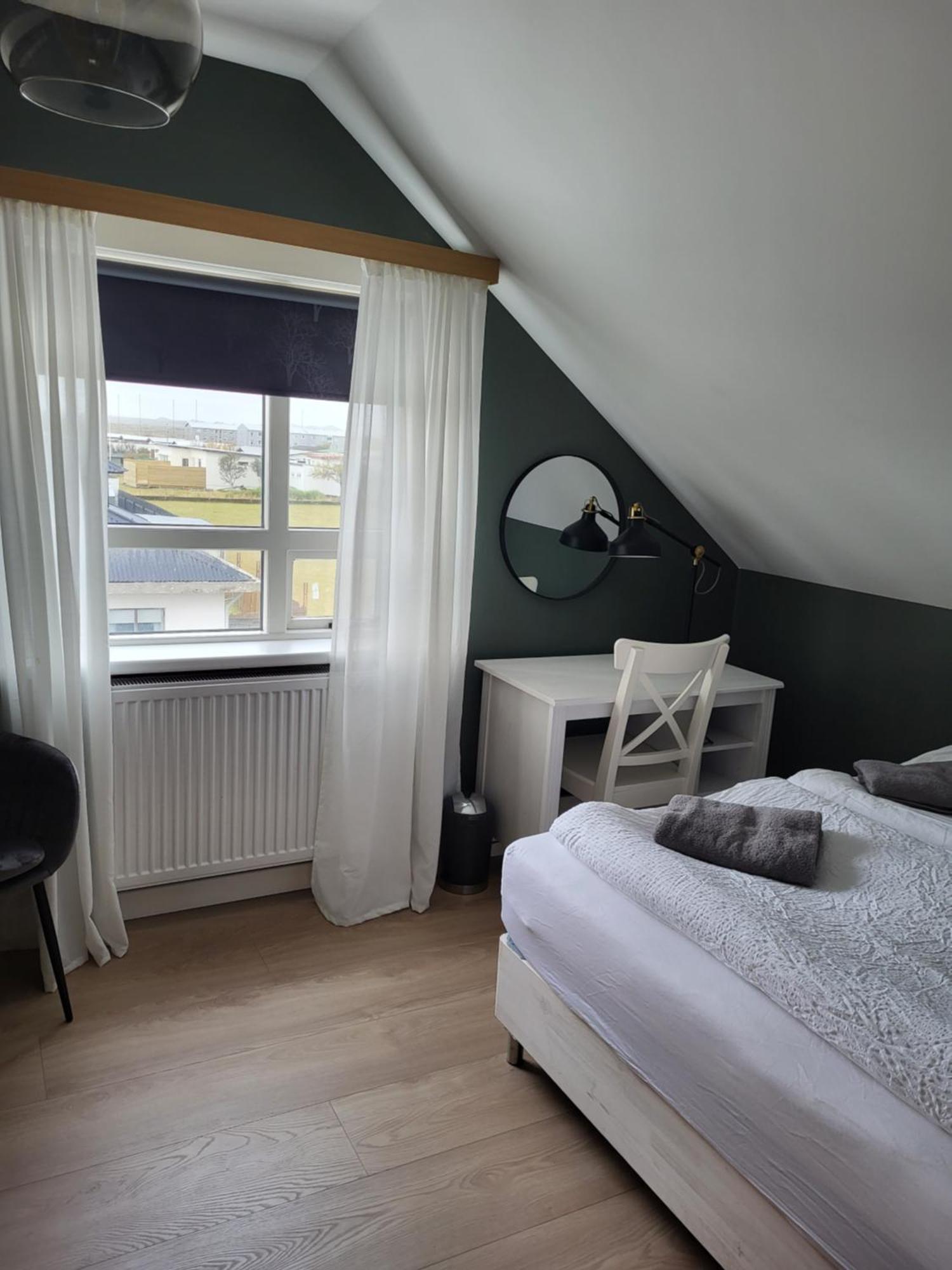 Grindavik Guesthouse Self Check In & Out Grindavík Quarto foto